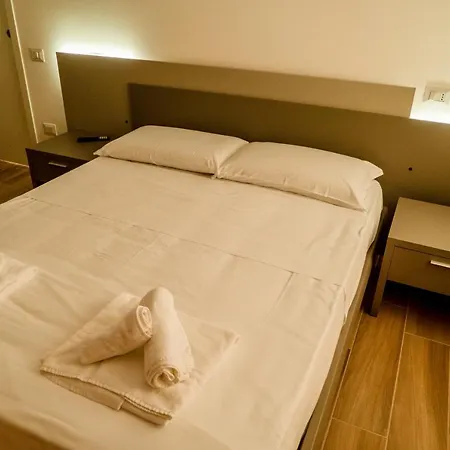 アパート Salerno Central Rooms *